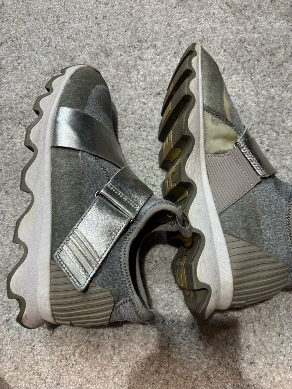 Sorel Women's Metallic Gray Slip-On Kinetic Sneakers, sz 9.5 - Picture 12 of 13